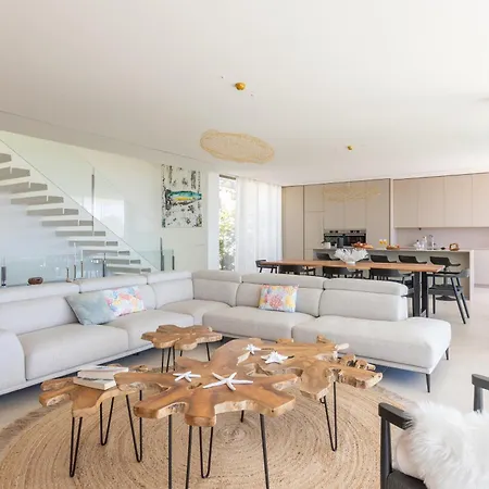 Roca Blanca By Abahana Luxe Villa *